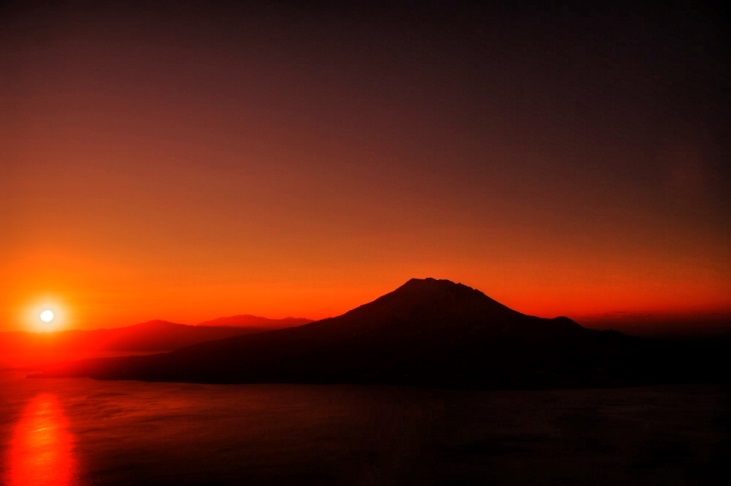 桜島から昇る太陽